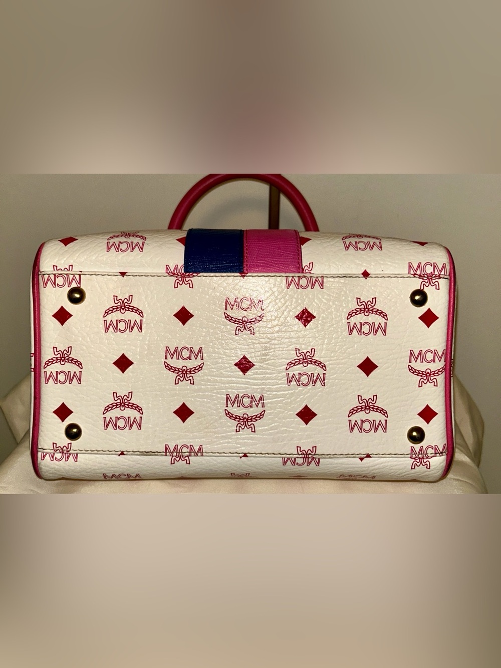 MCM Visetos Princess Lion Boston Bag. Limited Edition! - Picture 8 of 14